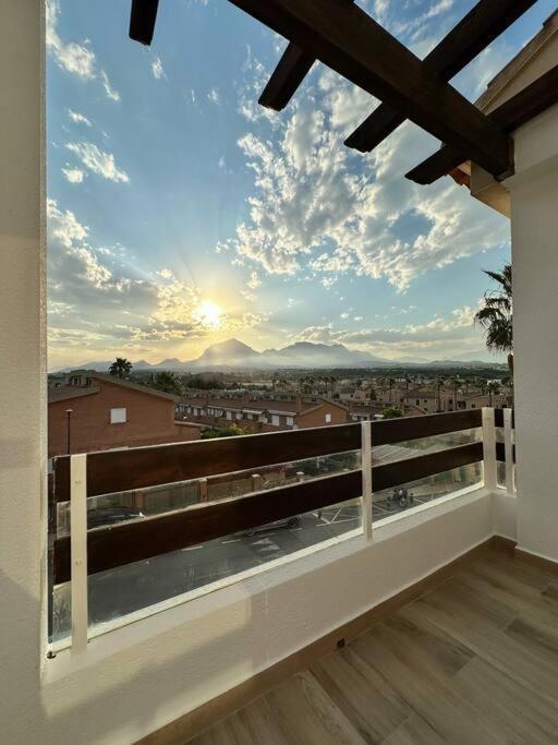 Precioso Apartamento Con Piscina Y Vistas Alicante Eksteriør bilde