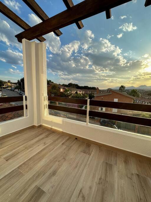 Precioso Apartamento Con Piscina Y Vistas Alicante Eksteriør bilde